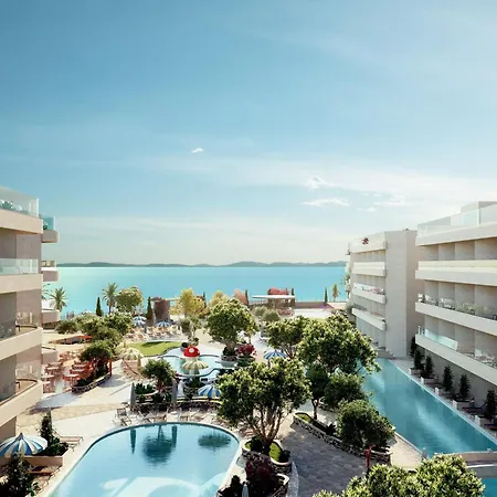 West By Ihg 5*